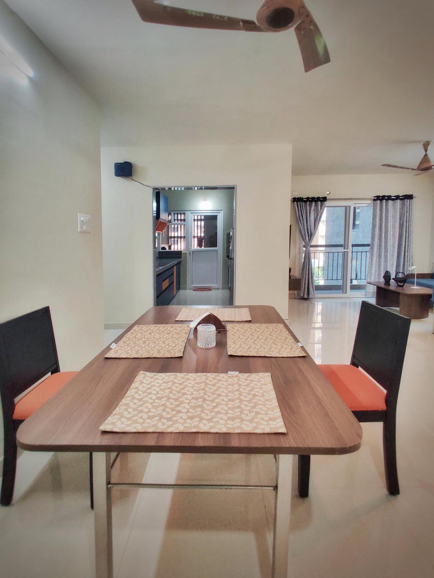 Symphony Apartments At Mihan Nagpur Eksteriør billede