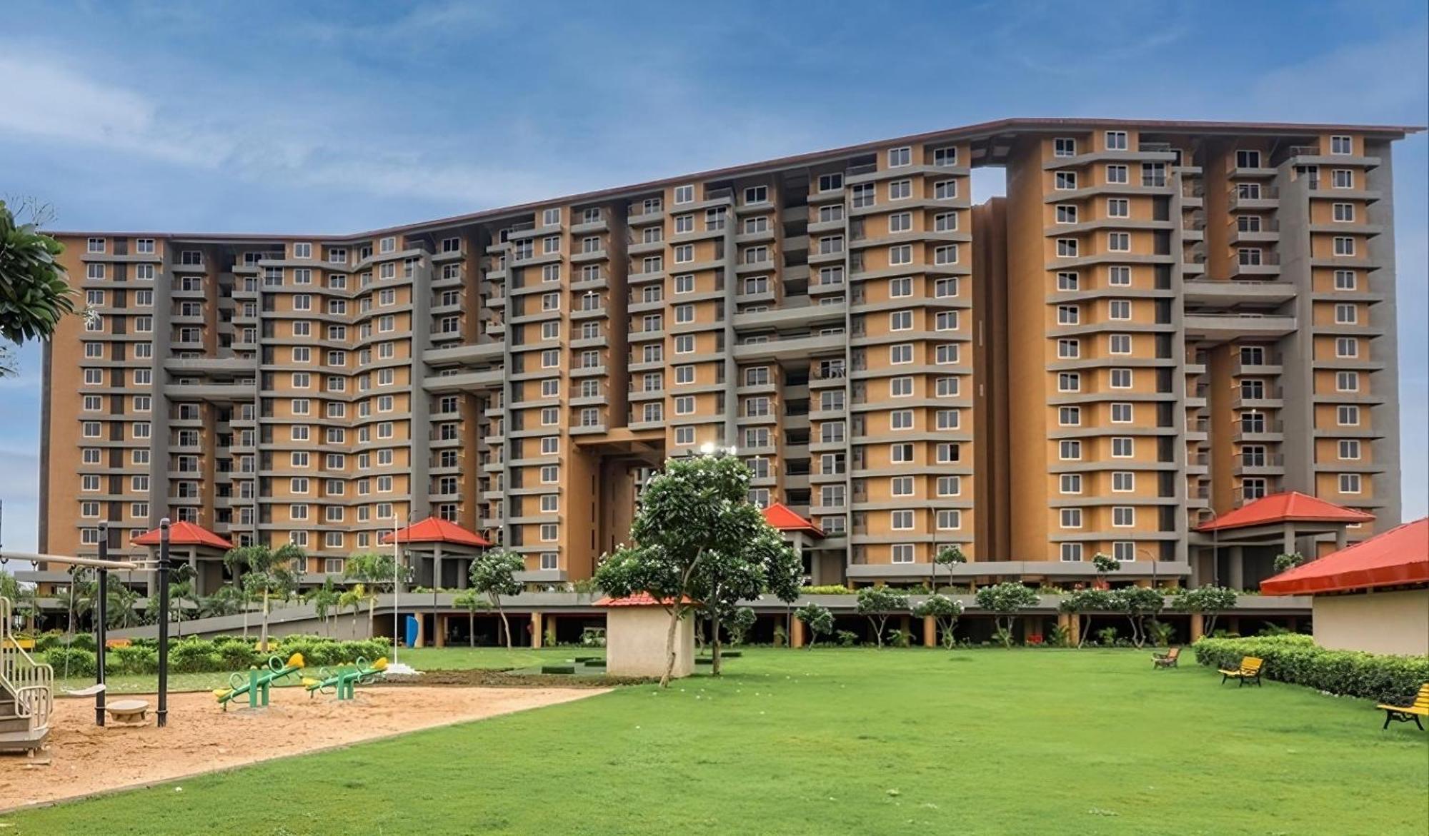Symphony Apartments At Mihan Nagpur Eksteriør billede
